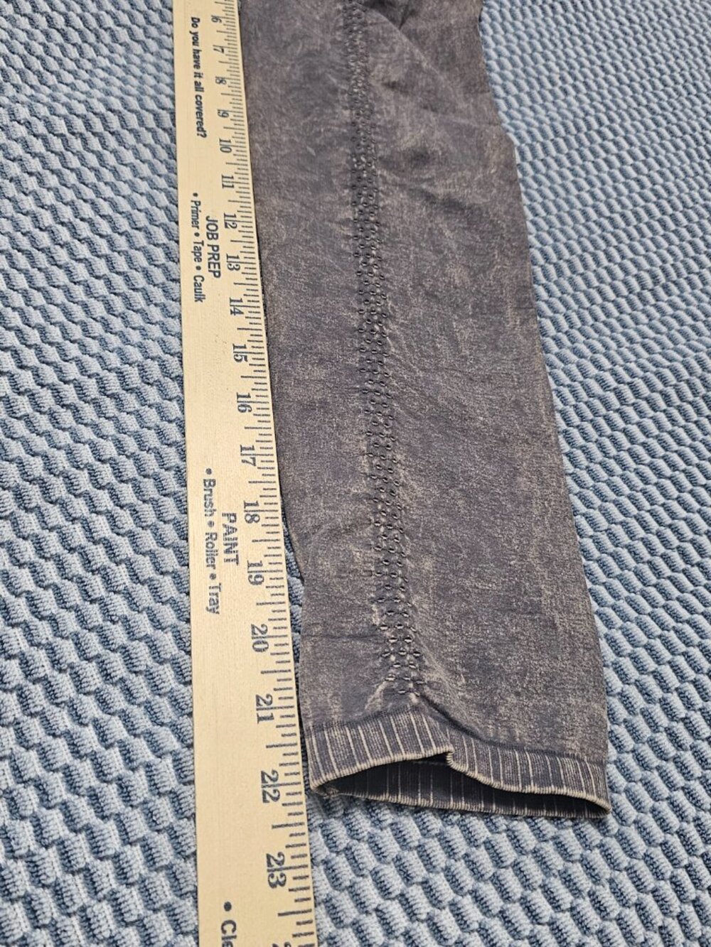 Free people Distressed Print Gray Women's Leggings - Size Medium NEW - Picture 6 of 6